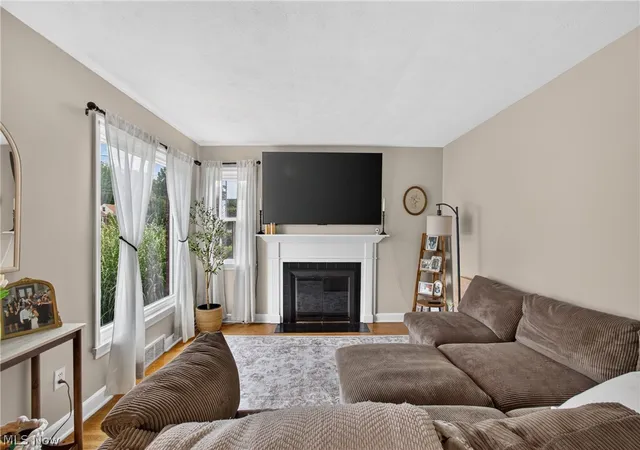 Photo 3 of Single family home for sale at 708 33rd Street Ne, Canton, OH 44714 | MLS# 5242585 | Listing updated on 2026-10-02