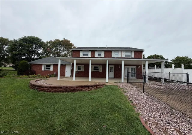 Photo 3 of Single family home for sale at 48769 Lakeview Cir, East Liverpool, OH 43920 | MLS# 5242002 | Listing updated on 2026-09-14