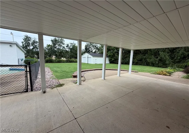 Photo 3 of Single family home for sale at 48769 Lakeview Cir, East Liverpool, OH 43920 | MLS# 5242002 | Listing updated on 2026-09-14