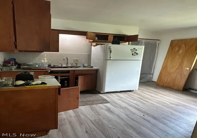 Photo 3 of Sale Pending at 132 134 N Avon Ave, Wadsworth, OH 44281 | MLS# 5242595 | Listing updated on 2026-09-04