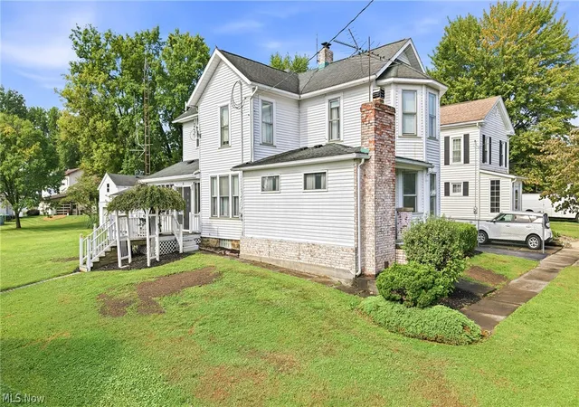 Photo 2 of Single family home for sale at 30 E Liberty St, Newton Falls, OH 44444 | MLS# 5242559 | Listing updated on 2026-09-28