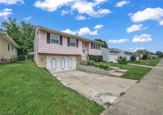 Photo 3 of Single family home for sale at 14369 Rochelle Dr, Maple Heights, OH 44137 | MLS# 5241374 | Listing updated on 2026-09-08