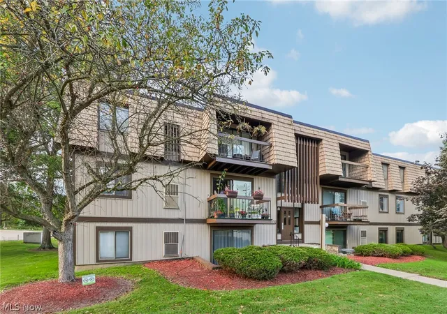 Photo 3 of Condo for sale at 9510 Cove Dr #C10, North Royalton, OH 44133 | MLS# 5242470 | Listing updated on 2026-09-21