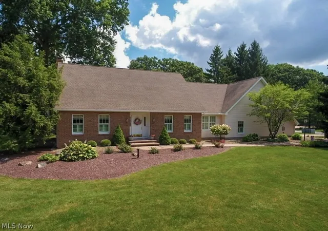 Photo 1 of Single family home for sale at 100 Onyx Pl, Cortland, OH 44410 | MLS# 5242584 | Listing updated on 2026-09-11