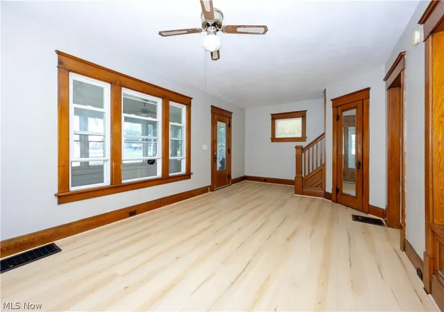 Photo 2 of Single family home for sale at 121 Chestnut Ave Ne, Massillon, OH 44646 | MLS# 5242490 | Listing updated on 2026-09-05