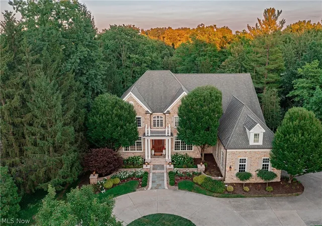 Photo 2 of Mansion for sale at 31750 Meadowlark Way, Cleveland, OH 44124 | MLS# 5241688 | Listing updated on 2026-09-08