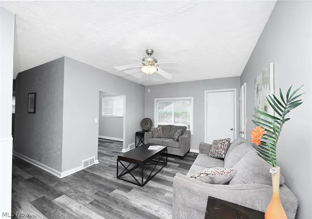 Photo 3 of Single family home for sale at 1376 Seward Ave, Akron, OH 44320 | MLS# 5240863 | Listing updated on 2026-09-05
