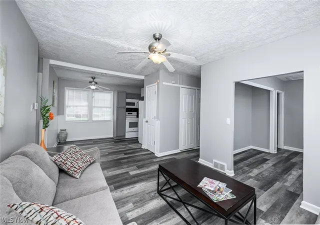 Photo 4 of Single family home for sale at 1376 Seward Ave, Akron, OH 44320 | MLS# 5240863 | Listing updated on 2026-09-05