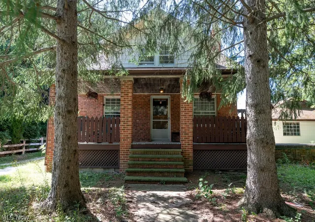 Single family home for sale at 2864 Som Ctr Rd, Willoughby Hills, OH 44094 | MLS# 5241638