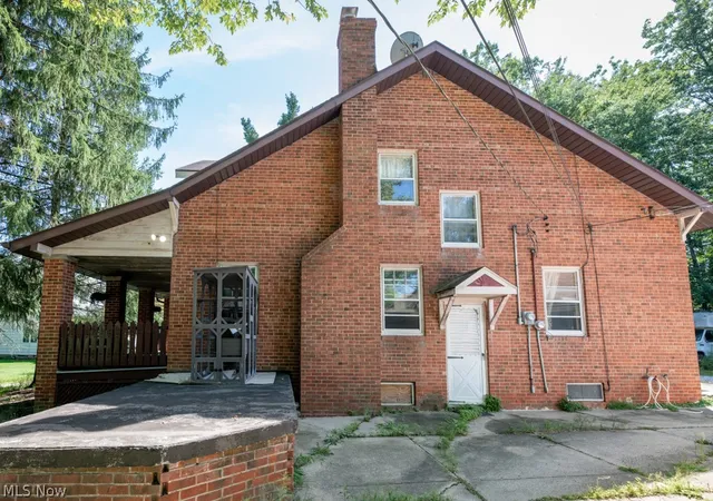 Photo 2 of Single family home for sale at 2864 Som Ctr Rd, Willoughby Hills, OH 44094 | MLS# 5241638 | Listing updated on 2026-09-05