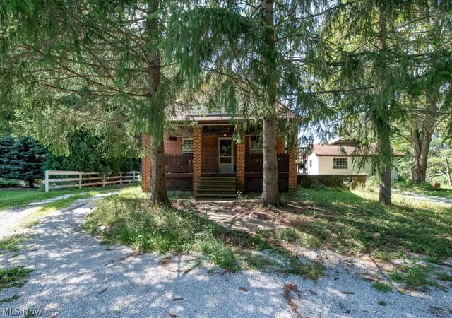 Photo 3 of Single family home for sale at 2864 Som Ctr Rd, Willoughby Hills, OH 44094 | MLS# 5241638 | Listing updated on 2026-09-05