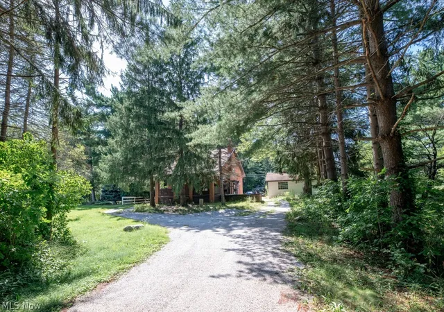Photo 4 of Single family home for sale at 2864 Som Ctr Rd, Willoughby Hills, OH 44094 | MLS# 5241638 | Listing updated on 2026-09-05