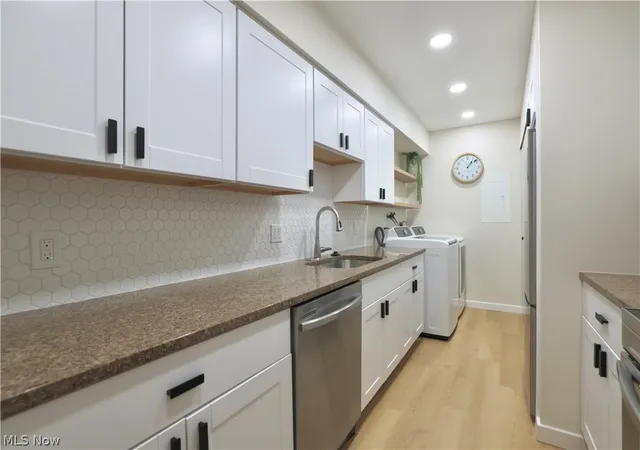 Listing Photo 5 - Condo for sale in building located at 9995 Independence Dr, North Royalton, OH 44133 - Unit #8B