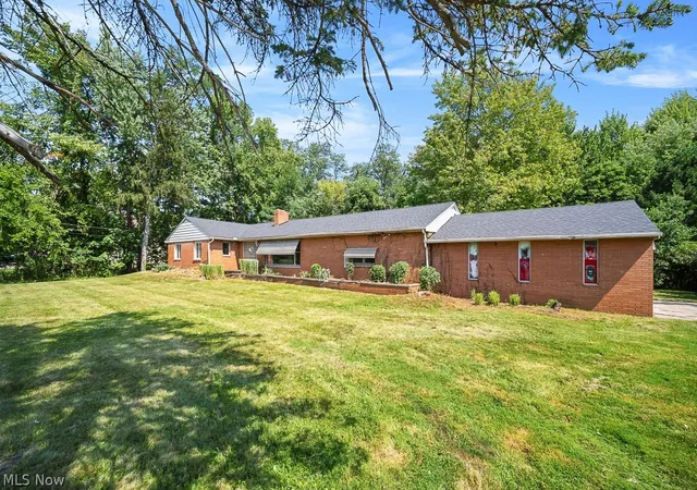 Photo 2 of Sale Pending at 355 S Chillicothe Rd, Aurora, OH 44202 | MLS# 5242621 | Listing updated on 2026-09-24