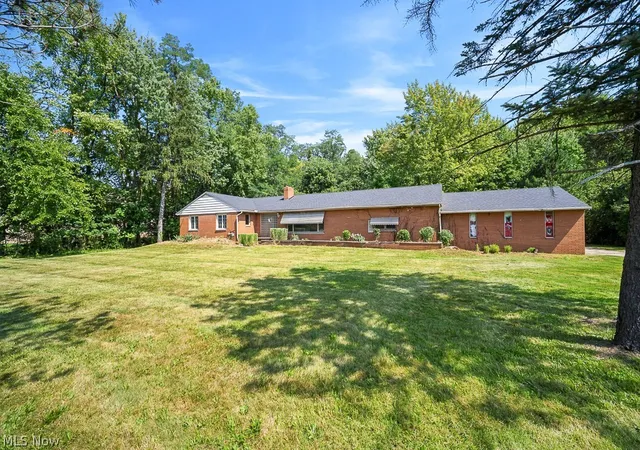 Photo 3 of Sale Pending at 355 S Chillicothe Rd, Aurora, OH 44202 | MLS# 5242621 | Listing updated on 2026-09-24