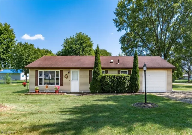 Photo 1 of Single family home for sale at 6140 Georgia Rd, Nashport, OH 43830 | MLS# 5242655 | Listing updated on 2026-09-15
