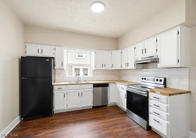 Photo 4 of Single family home for sale at 2121 10th Street SW, Akron, OH 44314 | MLS# 5242650 | Listing updated on 2026-09-14