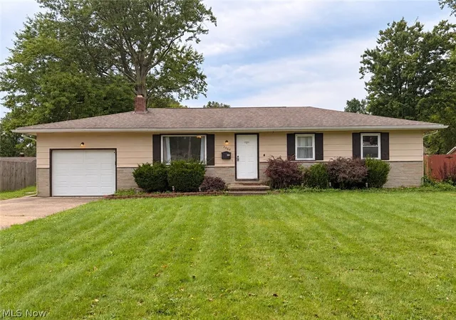 Photo 1 of Single family home for sale at 2064 Innwood Dr, Youngstown, OH 44515 | MLS# 5242674 | Listing updated on 2026-09-12