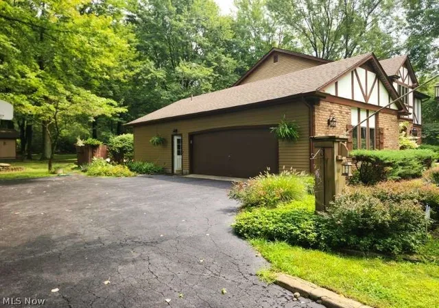 Photo 2 of Single family home for sale at 7835 Memory Ln, Canfield, OH 44406 | MLS# 5235356 | Listing updated on 2026-09-05