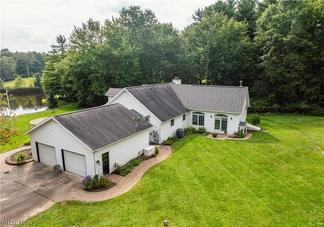Photo 3 of Single family home for sale at 5556 Blacksnake Hl Rd Ne, Dover, OH 44622 | MLS# 5242491 | Listing updated on 2026-09-23