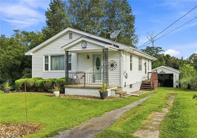 Photo 2 of Single family home for sale at 923 Myler Rd, East Liverpool, OH 43920 | MLS# 5242533 | Listing updated on 2026-09-12