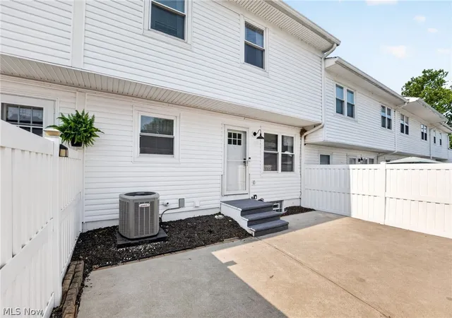 Photo 3 of Condo for sale at 2040 Carlile Dr, Green, OH 44685 | MLS# 5242685 | Listing updated on 2026-09-05