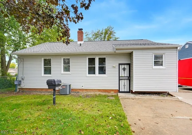 Photo 2 of Single family home for sale at 20777 Bowling Green Rd, Maple Heights, OH 44137 | MLS# 5241789 | Listing updated on 2026-09-15