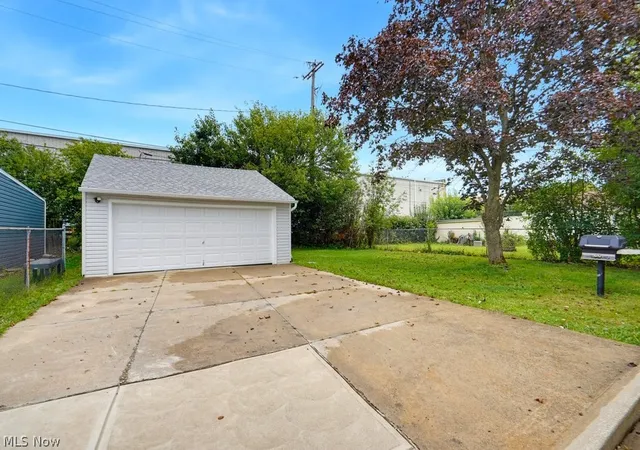 Photo 3 of Single family home for sale at 20777 Bowling Green Rd, Maple Heights, OH 44137 | MLS# 5241789 | Listing updated on 2026-09-15