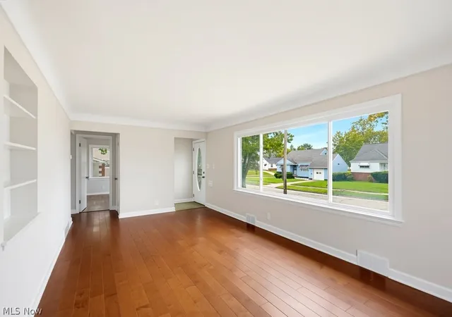 Photo 4 of Single family home for sale at 20777 Bowling Green Rd, Maple Heights, OH 44137 | MLS# 5241789 | Listing updated on 2026-09-15