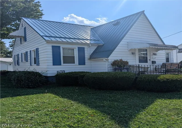 Photo 2 of Single family home for sale at 313 E Line St, Minerva, OH 44657 | MLS# 5242700 | Listing updated on 2026-09-25