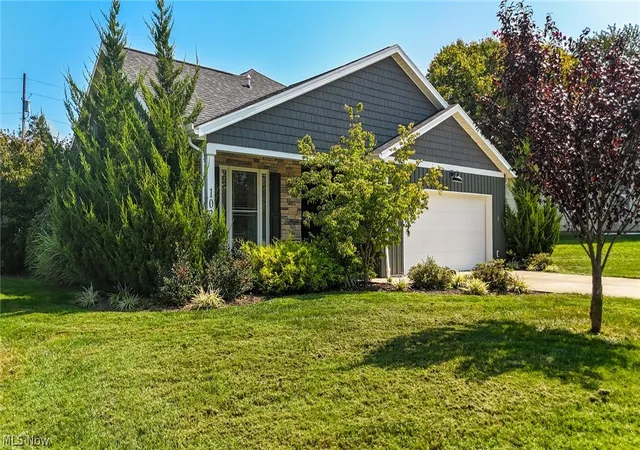Photo 1 of Single family home for sale at 102 Turning Leaf Ln, Williamstown, WV 26187 | MLS# 5242027 | Listing updated on 2026-09-05