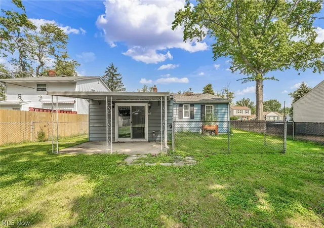 Photo 2 of Single family home for sale at 1002 E 331st Street, Eastlake, OH 44095 | MLS# 5229059 | Listing updated on 2026-09-10