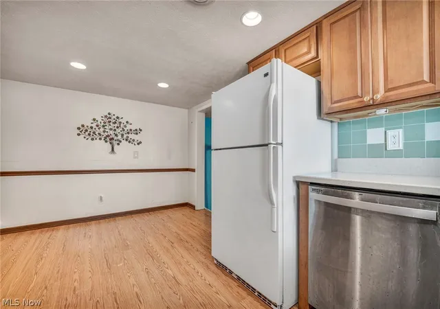 Photo 3 of Single family home for sale at 1002 E 331st Street, Eastlake, OH 44095 | MLS# 5229059 | Listing updated on 2026-09-10