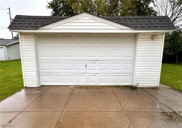 Photo 3 of Single family home for sale at 233 John St, Bedford, OH 44146 | MLS# 5242697 | Listing updated on 2026-09-29