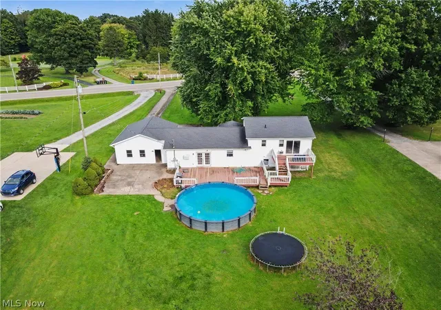 Photo 2 of Single family home for sale at 11860 Columbiana Canfield Rd, Columbiana, OH 44408 | MLS# 5241820 | Listing updated on 2026-10-07