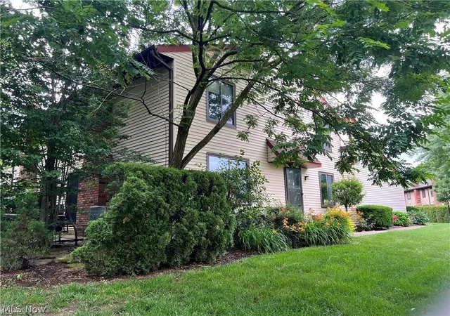 Photo 28 of Condo for sale at 32623 Jefferson Dr, Solon, OH 44139 | MLS# 5242726 | Listing updated on 2026-09-11