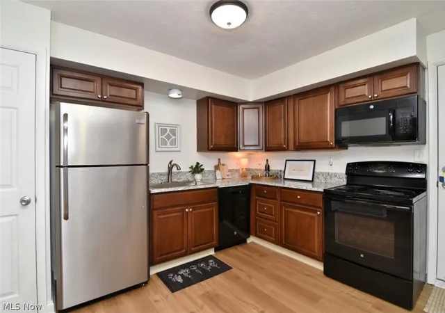 Photo 3 of Condo for sale at 32623 Jefferson Dr, Solon, OH 44139 | MLS# 5242726 | Listing updated on 2026-09-28