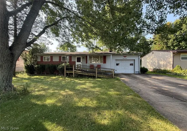 Single family home for sale at 1312 Deforest Rd SE, Warren, OH 44484 | MLS# 5242734