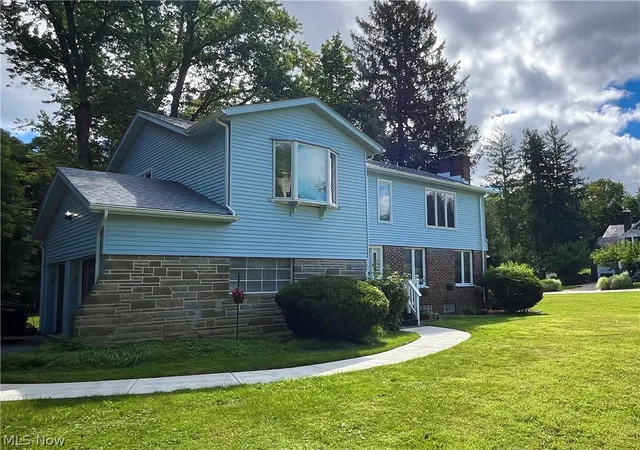 Photo 2 of Single family home for sale at 5929 Som Ctr Rd, Solon, OH 44139 | MLS# 5238249 | Listing updated on 2026-09-06
