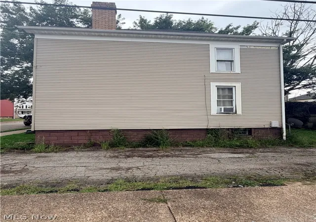 Photo 2 of Single family home for sale at 607 Adams St, Martins Ferry, OH 43935 | MLS# 5242735 | Listing updated on 2026-09-06