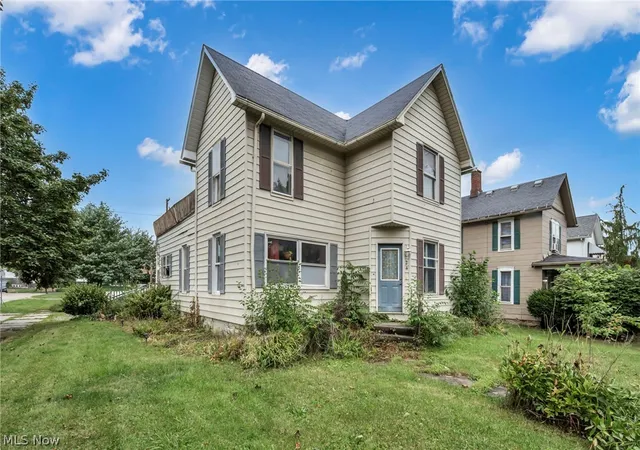 Photo 2 of Single family home for sale at 24 S Main St, Willard, OH 44890 | MLS# 5242744 | Listing updated on 2026-09-24