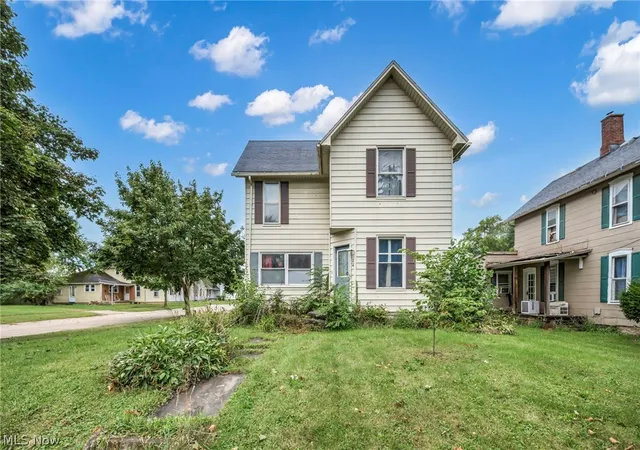 Photo 3 of Single family home for sale at 24 S Main St, Willard, OH 44890 | MLS# 5242744 | Listing updated on 2026-09-24