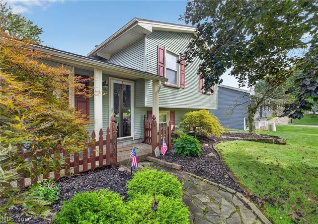 Photo 1 of Single family home for sale at 2379 Oak Tr St, Youngstown, OH 44515 | MLS# 5242720 | Listing updated on 2026-09-14