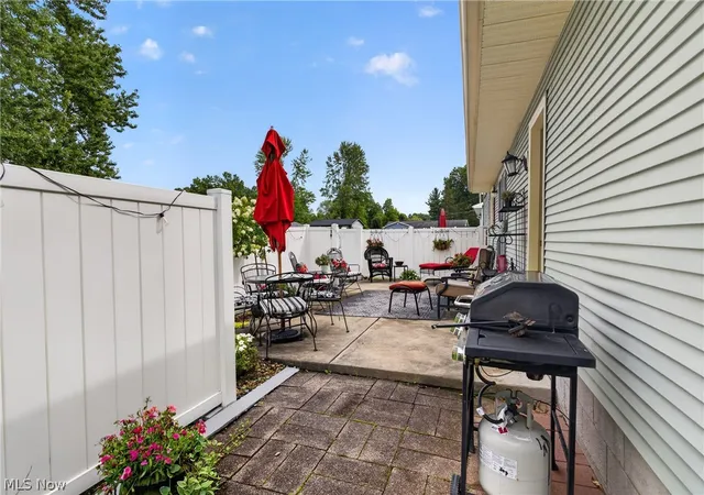 Photo 4 of Single family home for sale at 2379 Oak Tr St, Youngstown, OH 44515 | MLS# 5242720 | Listing updated on 2026-09-14