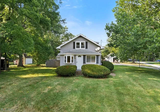 Photo 1 of Sale Pending at 3071 Farmdale Rd, Akron, OH 44312 | MLS# 5242717 | Listing updated on 2026-09-11