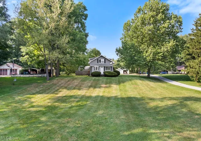 Photo 3 of Sale Pending at 3071 Farmdale Rd, Akron, OH 44312 | MLS# 5242717 | Listing updated on 2026-09-11