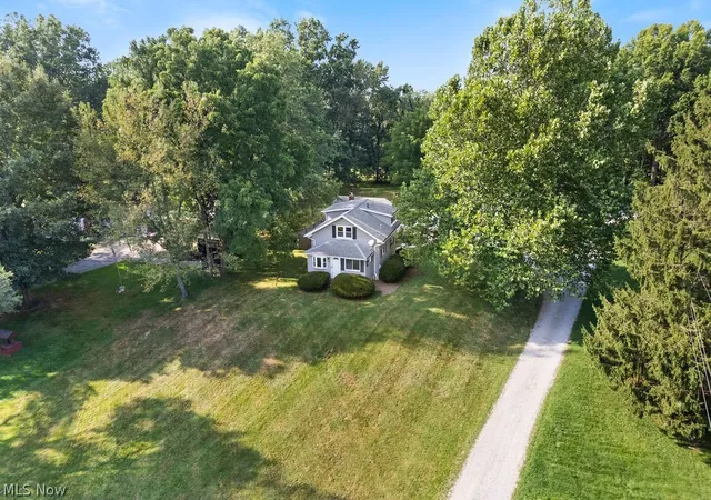 Photo 3 of Sale Pending at 3071 Farmdale Rd, Akron, OH 44312 | MLS# 5242717 | Listing updated on 2026-09-11
