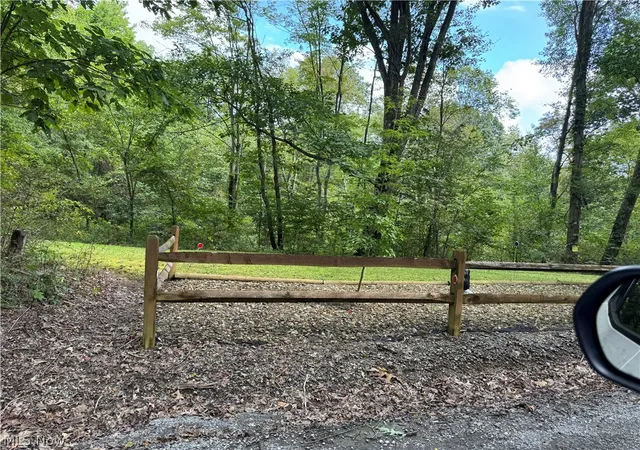 Photo 3 of Single family home for sale at 16462 Dunn Rd, East Liverpool, OH 43920 | MLS# 5242679 | Listing updated on 2026-09-06