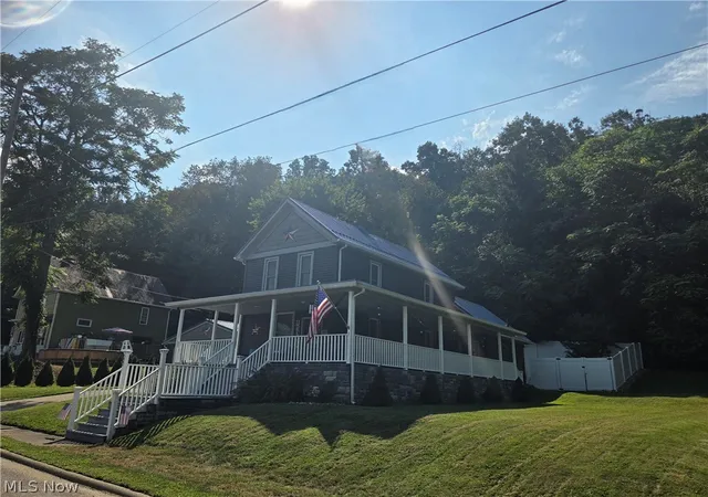 Photo 2 of Single family home for sale at 220 S Wardell St, Uhrichsville, OH 44683 | MLS# 5242698 | Listing updated on 2026-10-02