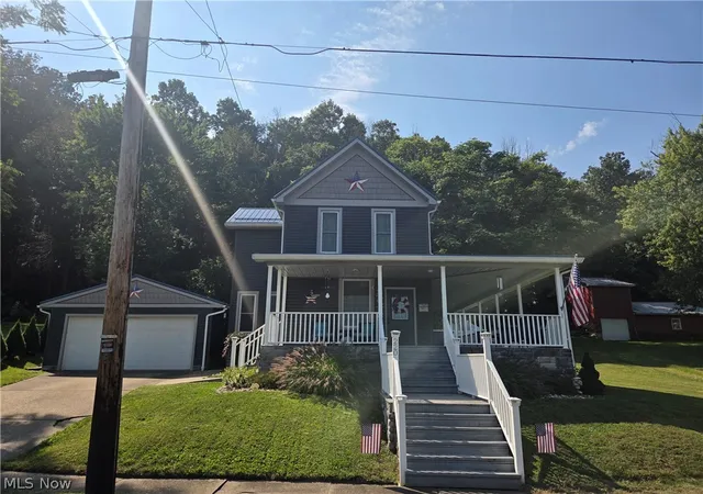 Photo 3 of Single family home for sale at 220 S Wardell St, Uhrichsville, OH 44683 | MLS# 5242698 | Listing updated on 2026-10-02